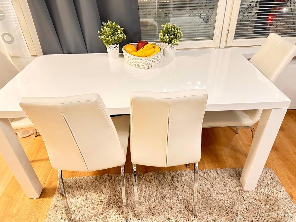 3-Room Apartment In Oulu Center, Parking エクステリア 写真